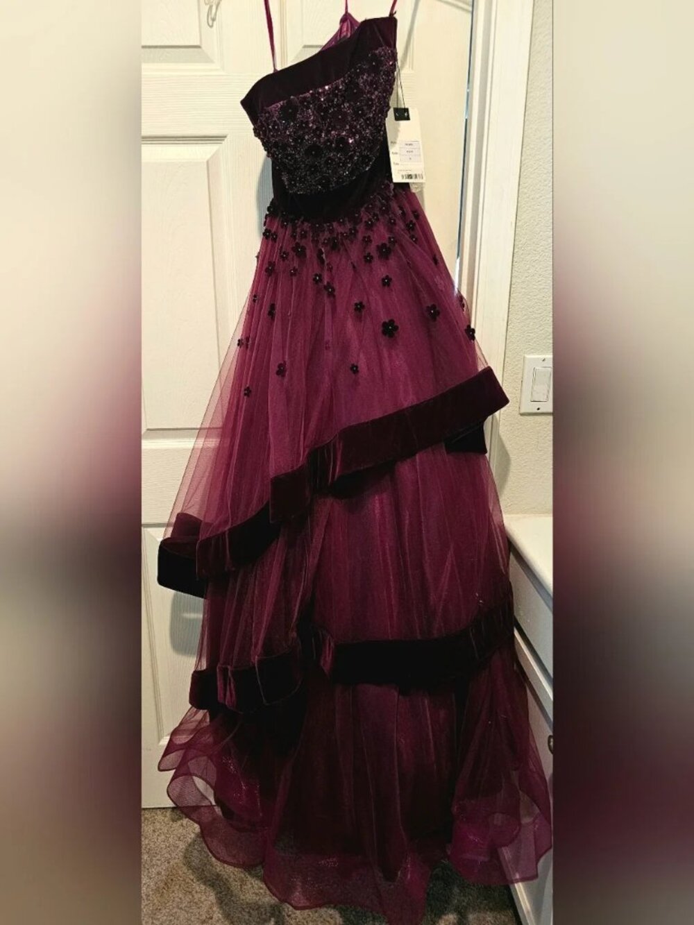 Mac Duggal Strapless Plum Ball Gown Beaded Floral Tulle Size 6 NWT - Picture 4 of 9